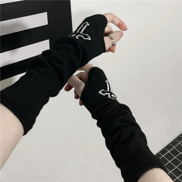 Cross black fingerless gloves