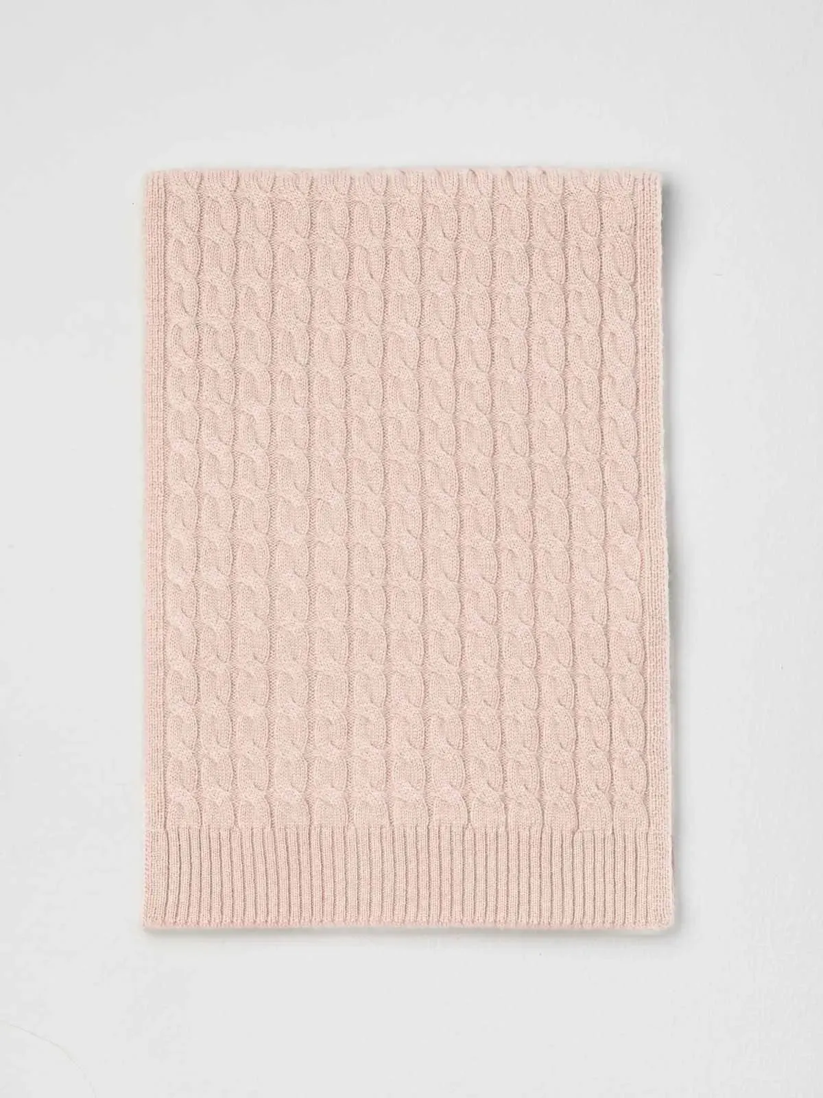 Knitted scarf in Ice Pink shade