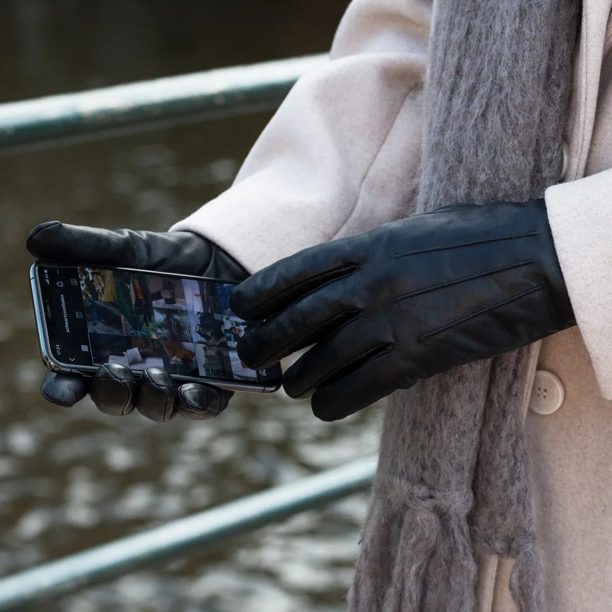 Lily (black) - sheepskin leather gloves with warm fleece lining & touchscreen feature