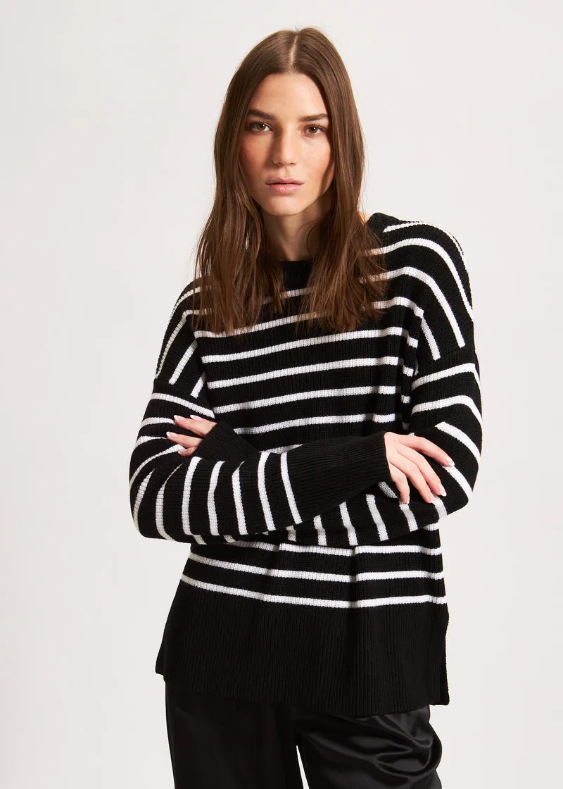 Oversized Striped Crewneck W119C36W