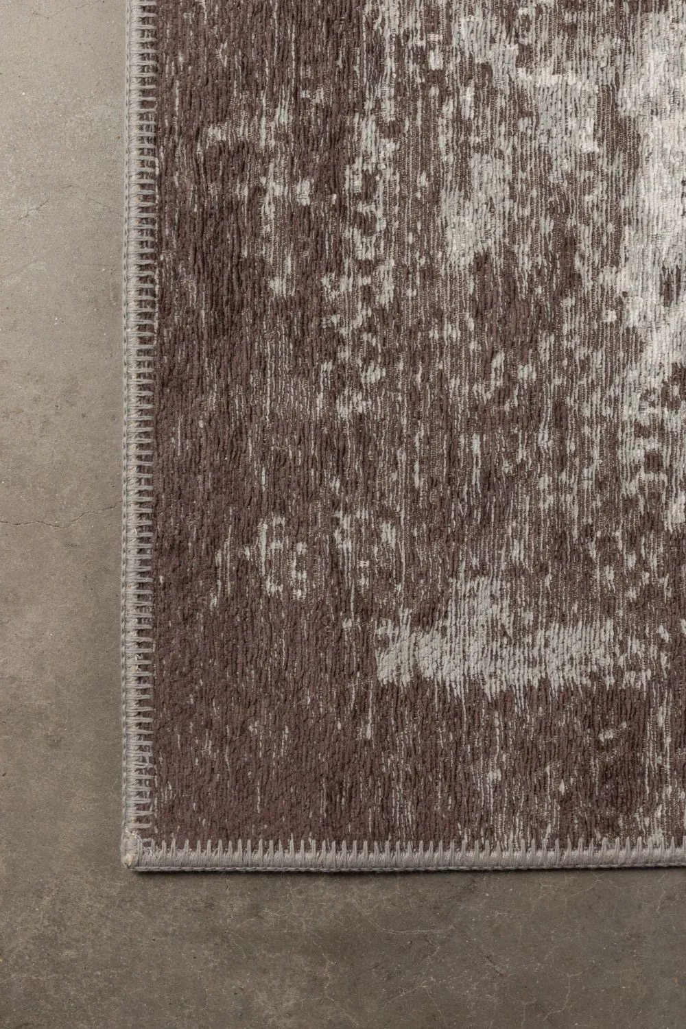 Vintage Brown Area Rug 6'5" x 10' | Dutchbone Caruso